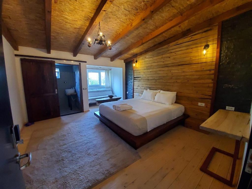 Hotel Devi Erseke Buitenkant foto
